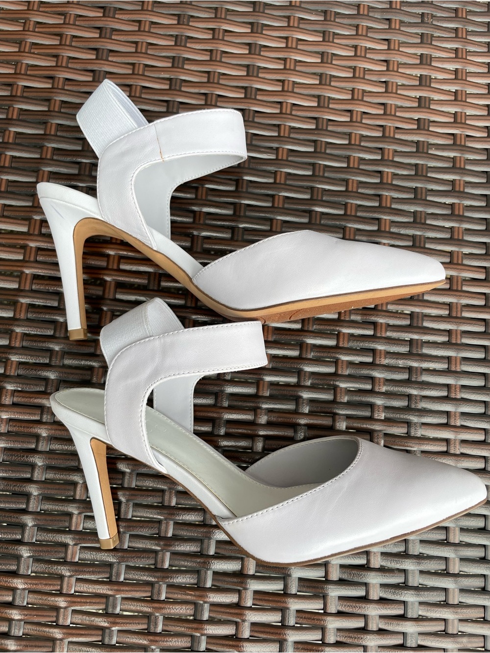 Franco Sarto White Pointed-Toe Mid Heel Slingback